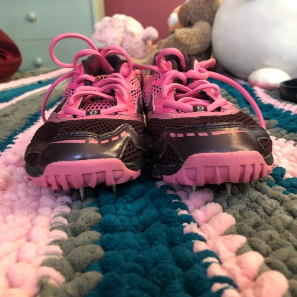 Mizuno new track and field cleats fits size 7 - Picture 2 of 11